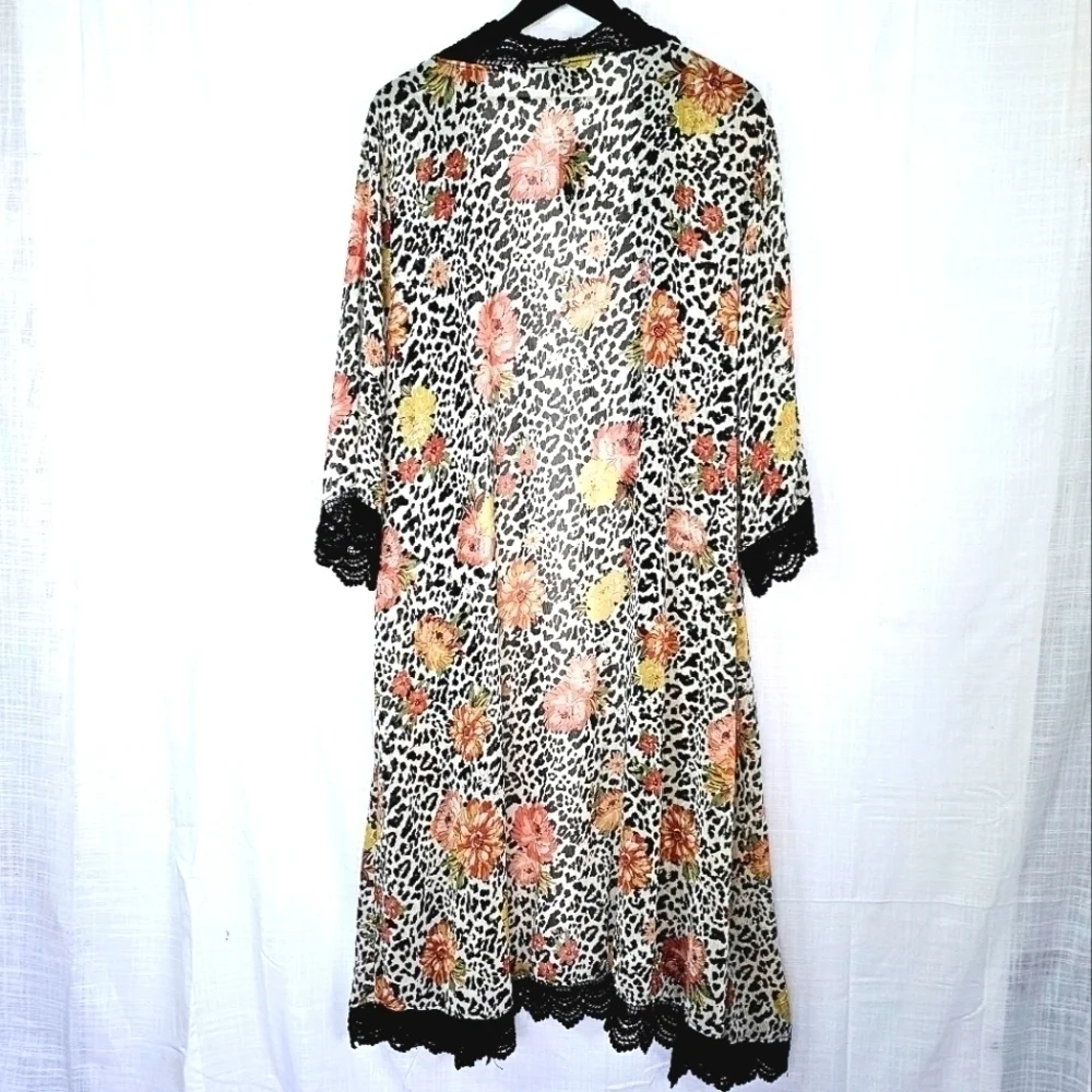 NWT Torrid Crochet Trim Leopard-Floral Print Long Line Women's Kimono Size 1/2